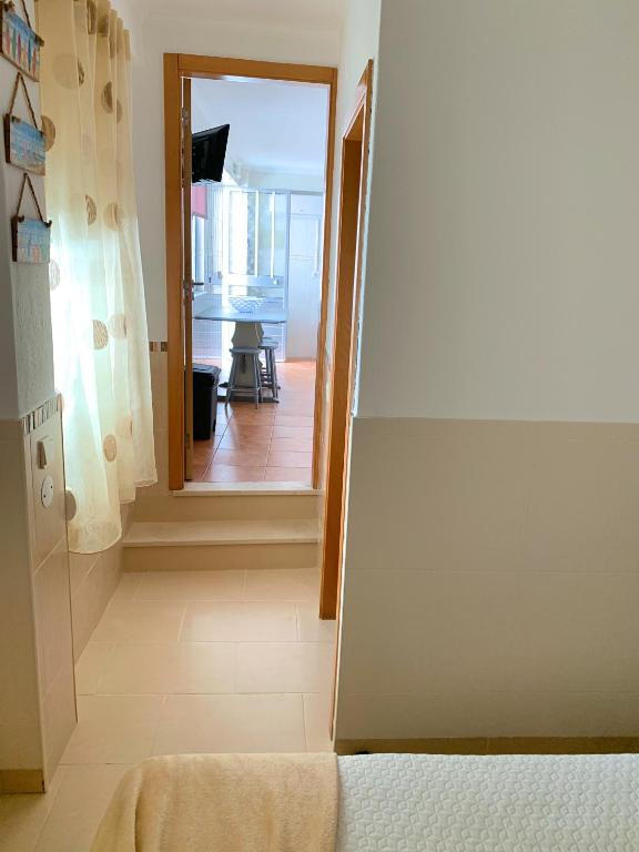 Duarte Houses - Casa T1 - com vista mar room 6